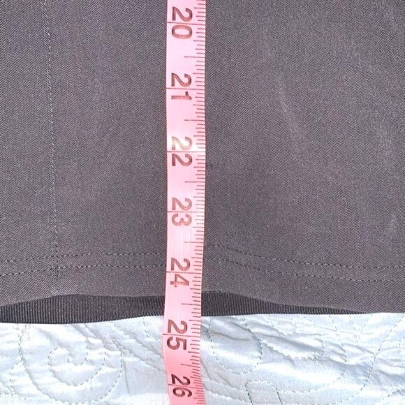 Aero  V-Neck Gray Scrub Top With Pockets For Women M - Picture 8 of 9